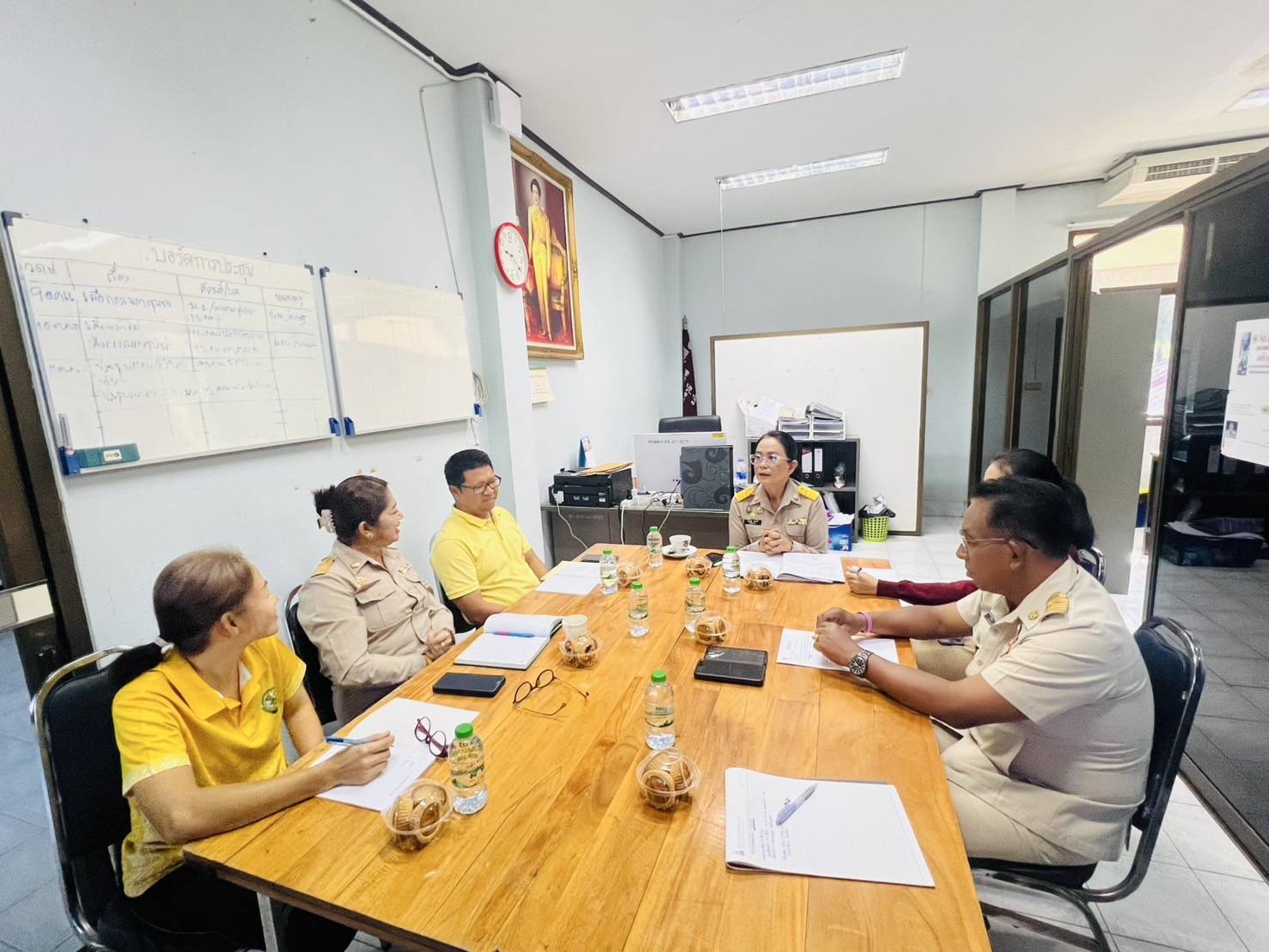 วันนี้ 10  กุมภาพันธ์ 2568 เวลา 09.00 น.เทศบาลตำบลพรุพี ประชุมหัวหน้าส่วนราชการภายใน เพื่อติดตามความคืบหน้า รายงานปัญหาและอุปสรรค ในการปฏิบัติราชการ ห้วงเดือน มกราคม - กุมภาพันธ์ 2568