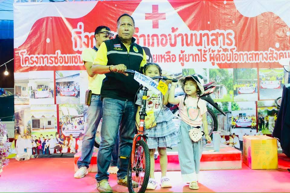วันที่ 11  กรกฎาคม 2568  เวลา 16.30-22.00  น. นายนิติเทพ  ศรีสุข ตำแหน่ง นายกเทศมนตรีตำบลพรุพี มอบหมายให้ นายพรชัย  ชูชาติ ตำแหน่ง รองนายกเทศมนตรีตำบลพรุพี นายไพโรจน์  ยงทิว  ตำแหน่ง รองนายกเทศมนตรีตำบลพรุพี  นางสาวกนกณัฐ  อนุพงศ์ ตำแหน่ง รองปลัดเทศบาล รักษาราชการแทนปลัดเทศบาล พร้อมพนังานเทศบาลตำบลพรุพี เข้าร่วม กิ่งกาชาดอำเภอบ้านนาสาร ครั้งที่ 33 ประจำปี 2568 ได้กำหนดออกร้านนาวากาชาด ประจำปี 2568 ระหว่างวันที่ 3-14 กรกฎาคม 2568  ณ บริเวณริมคลองฉวาง ตำบลนาสาร อำเภอบ้านนาสาร จุงหวัดสุราษฎร์ธานี