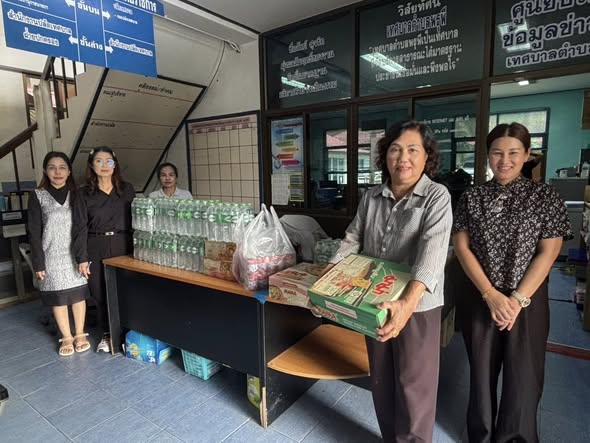 🗓️วันที่ 27 พฤศจิกายน 2568   
📌เทศบาลตำบลพรุพี  ขอขอบคุณ คุณละออ ทัพพุล  หมู่ที่ 3 ตำบลพรุพี  ที่บริจาค น้ำดื่ม 10 แพค  มาม่า 4 ลัง  ปลากระป๋อง 4 แพค 
📌 คุณภูวเดช สนทมิโน  หมู่ที่ 7   ตำบลพรุพี  น้ำดื่ม  20 แพค