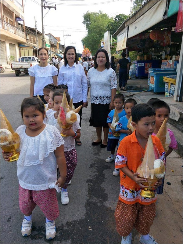 เทศบาลตำบลพรุพี ร่วมกับชาวบ้านตำบลพรุพี สืบสานประเพณีวันสารทเดือนสิบ วันที่ 20 กันยายน 2560 ณ วัดสุคนธาวาส