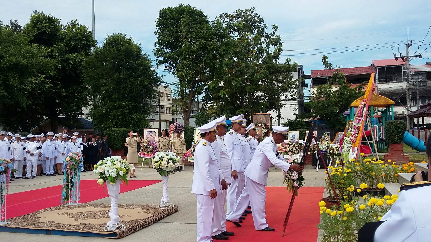 เทศบาลตำบลพรุพีร่วมถวายพวงมาลาและสำนึกในพระมหากรุณาธิคุณ สมเด็จพระปิยมหาราช