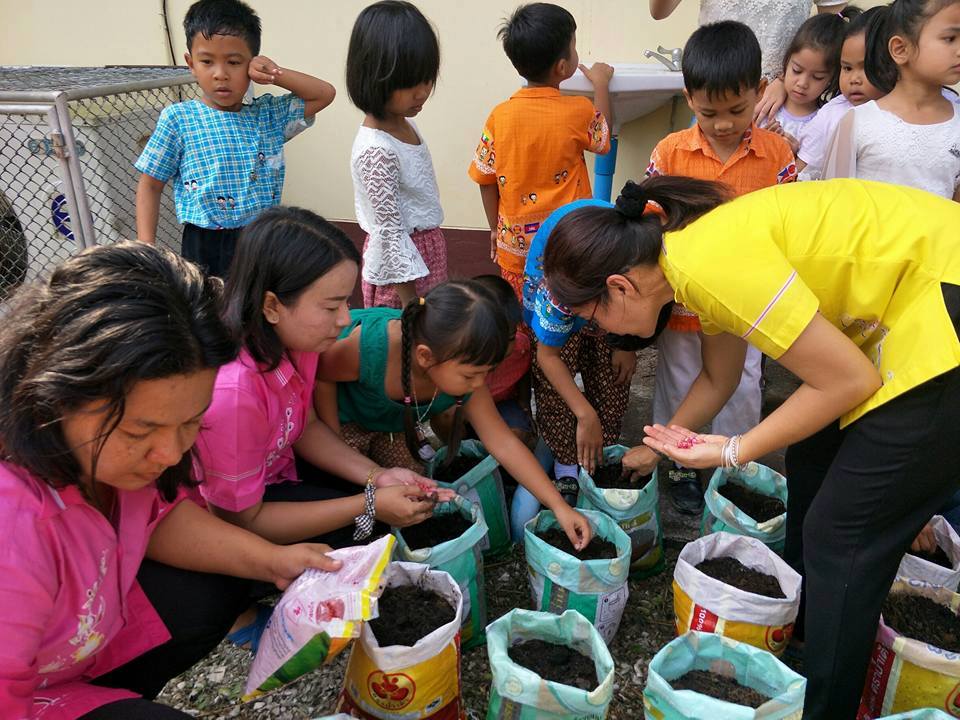 โครงการพัฒนาอัจฉริยภาพเด็กเล็ก ฐานการเรียนรู้ที่ 2 กิจกรรม หนูน้อยเกษตรพอเพียง วันที่ 13 มีนาคม 2561