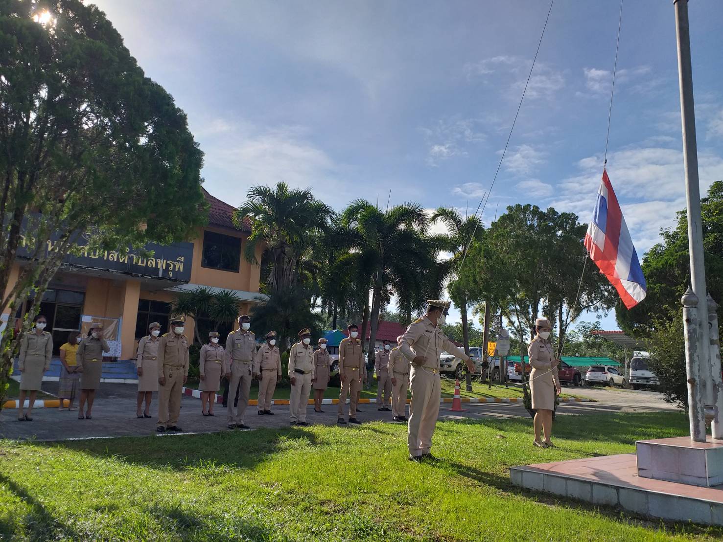 เทศบาลตำบลพรุพีจัดกิจกรรมเนื่องในวันพระราชทานธงชาติไทย 28  กันยายน (Thai National Flag Day) ประจำปี  2564