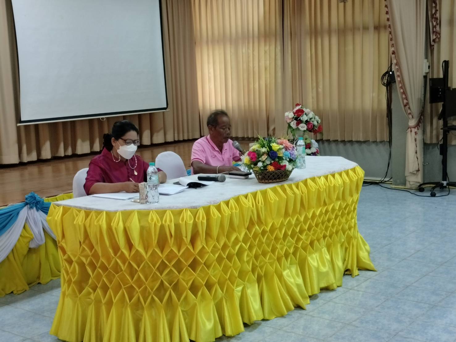 เทศบาลตำบลพรุพี เข้าร่วมประชุมชี้แจงหารือปัญหา ก่อนวันแข่งขันกีฬา พรุพี-ควนศรีเกมส์ ปี 2565 ณ ห้องโสตทัศนศึกษา รร.พรุพีพิทยาคม 