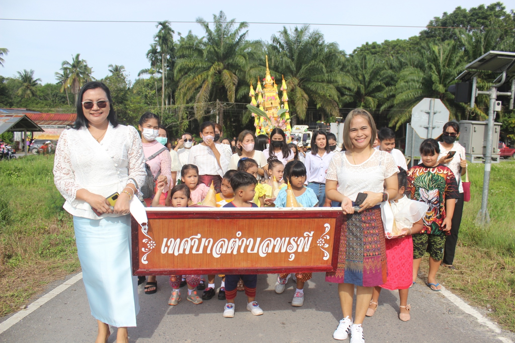 โครงการอุดหนุนการจัดกิจกรรมวันสารทเดือนสิบ  วันที่  25  กันยายน  2565  ณ  วัดสุคนธาวาส  ตำบลพรุพี